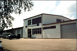 其主導產品有:電站鍋爐噴燃器火嘴、過熱器梳形卡、 穩燃體、中心筒、風帽等耐熱件;煤粉管、灰渣管、護瓦,鍋爐護瓦,磨煤機進出口料斗、襯板、防磨板等耐磨、耐腐蝕鑄件。,工廠,廠商-山東金山鍋爐風帽鑄造